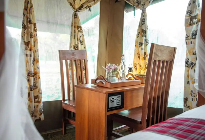 هتل Maboresho Tented Camp