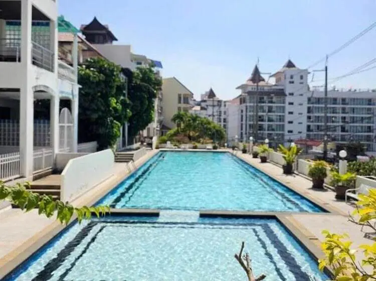 Hotelli M&m Rooftop Pattaya