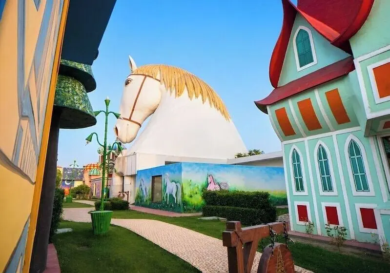Msg Hotels And Resorts