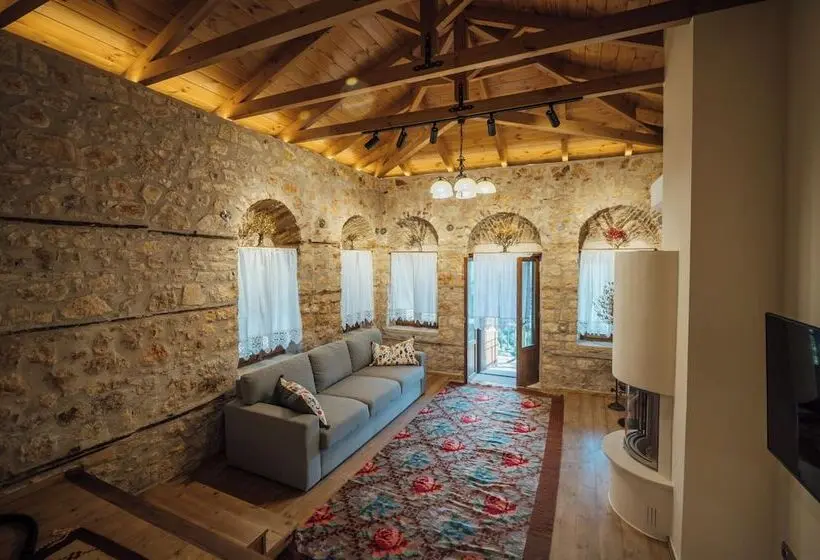 Majatalo Valaes Guest House