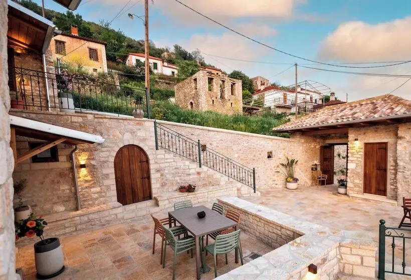Majatalo Valaes Guest House
