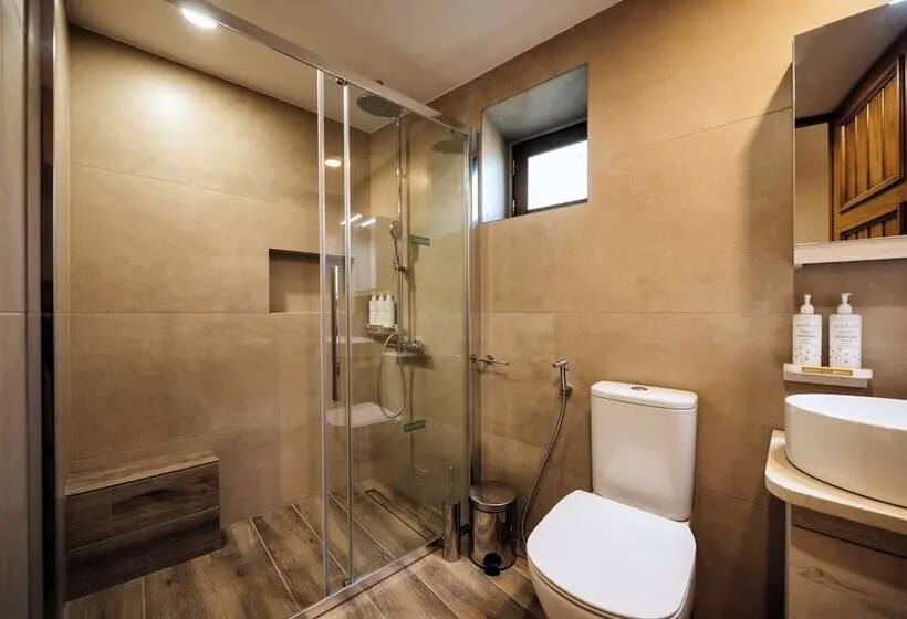 Majatalo Valaes Guest House