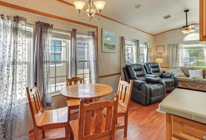 Pool + Dock Access! Boaters Base In Lake Placid