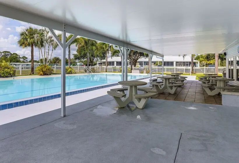 Pool + Dock Access! Boaters Base In Lake Placid