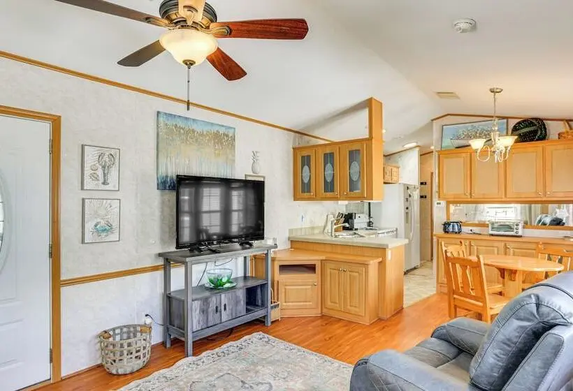 Pool + Dock Access! Boaters Base In Lake Placid