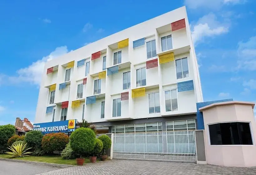 Townhouse Oak Hotel Damar Kurung