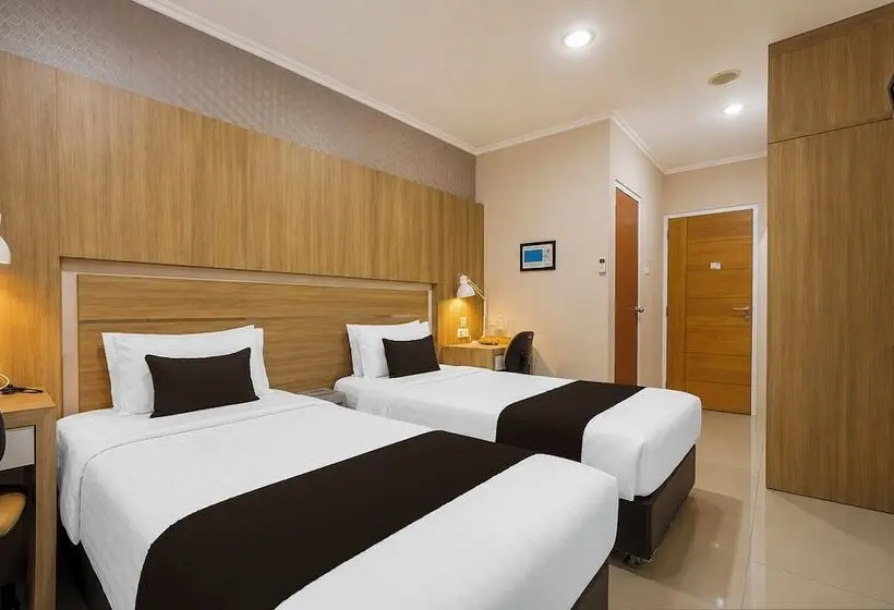 Townhouse Oak Hotel Damar Kurung