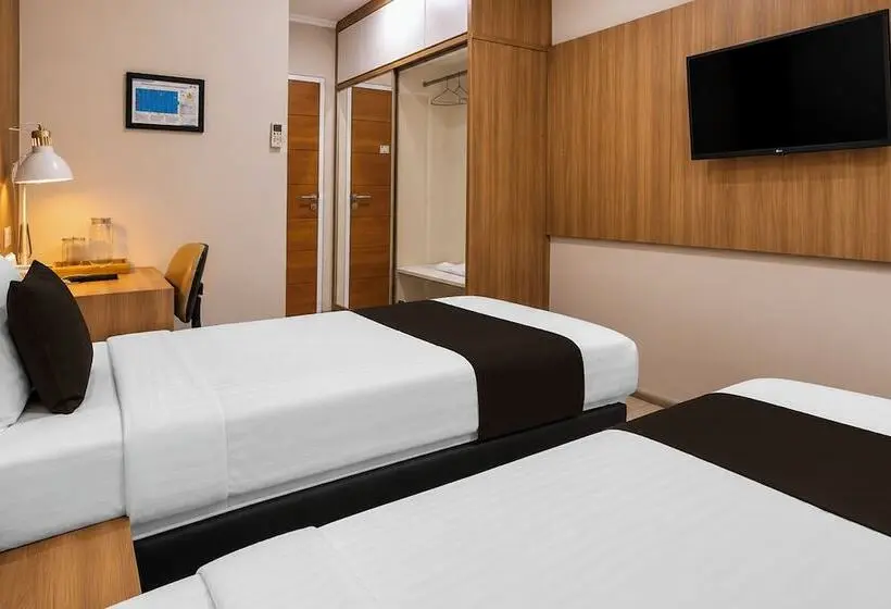 Townhouse Oak Hotel Damar Kurung
