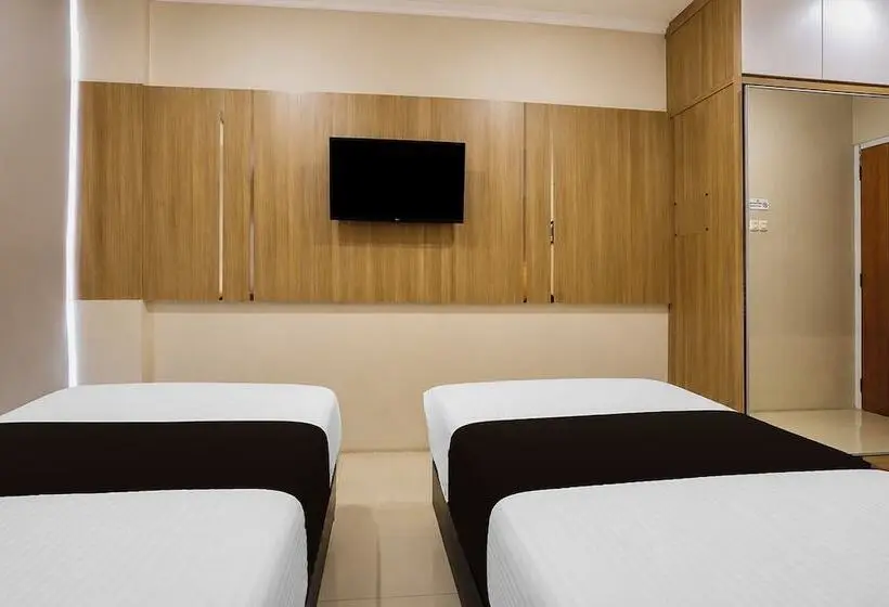 Townhouse Oak Hotel Damar Kurung