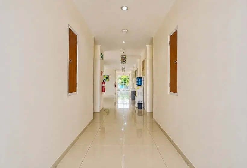 Townhouse Oak Hotel Damar Kurung
