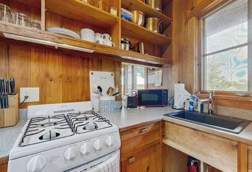 Waterfront Paradise With Dock, Big Yard, Sundeck & Epic Bay Views Dog Friendly