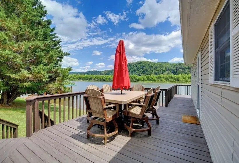Fire Pit & Floating Dock! Claytor Lake Hideout