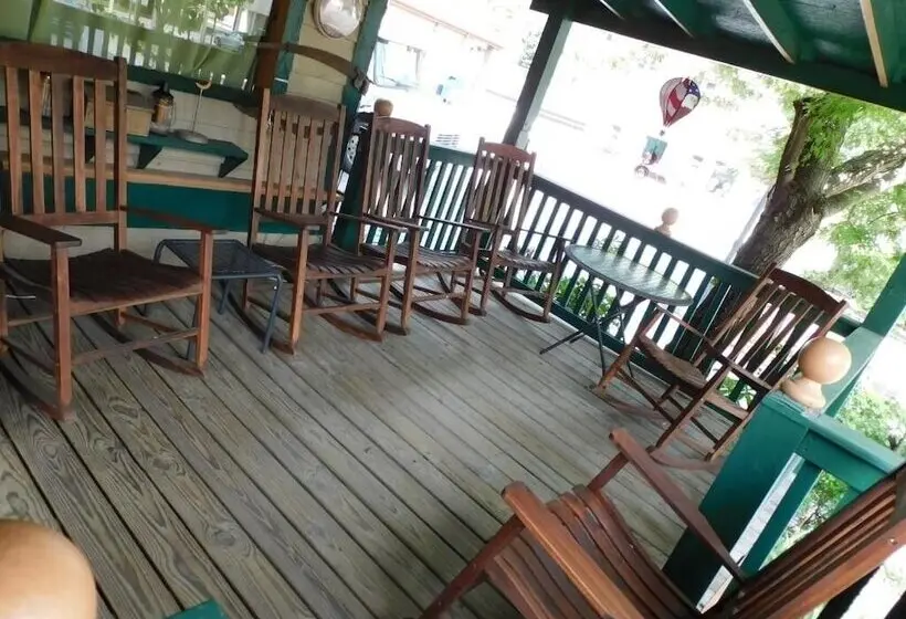 ホテル Historic Matewan House Lodging