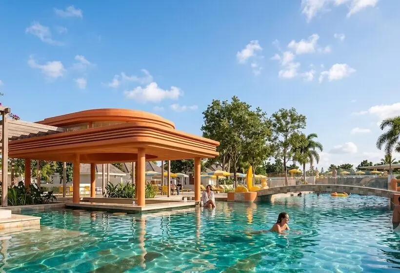 Hotelli The Sun Club Khao Lak By Katathani
