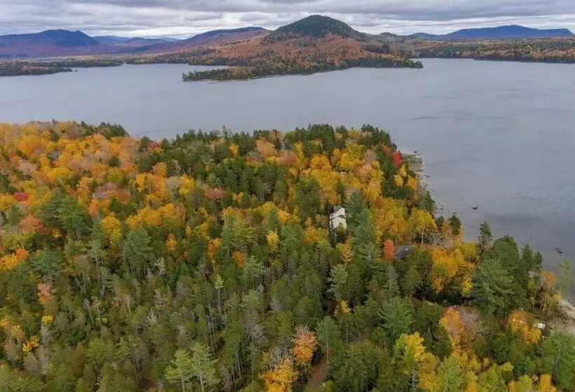 Lakefront Cabin With Lake Views, Cable, Beach Access & Private Dock