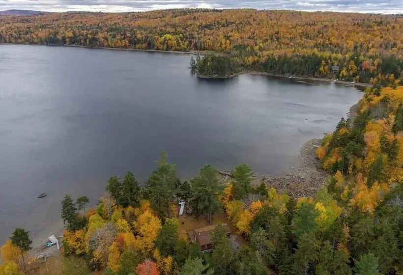 Lakefront Cabin With Lake Views, Cable, Beach Access & Private Dock