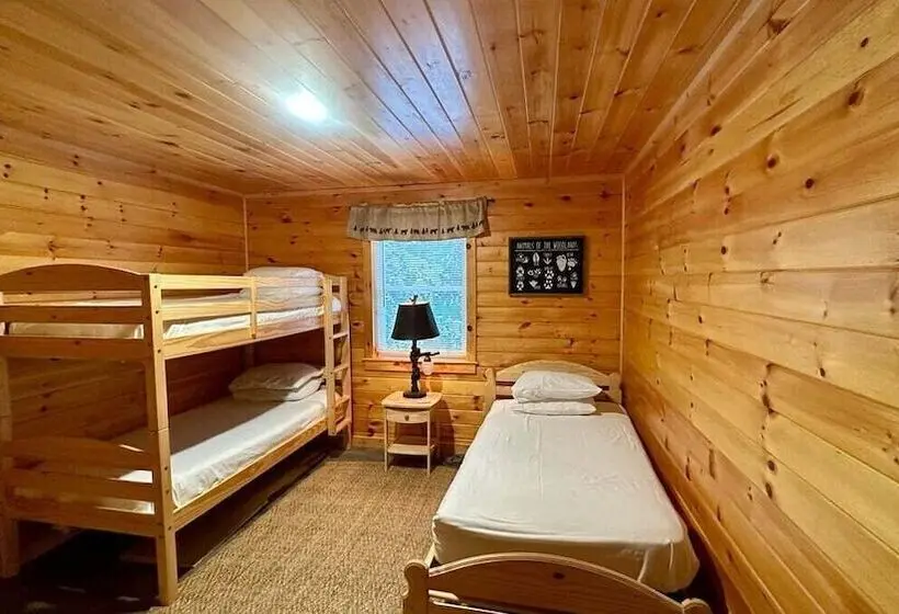 Moosehead State Of Mind, 3br Cabin With Mtn Views & Deck