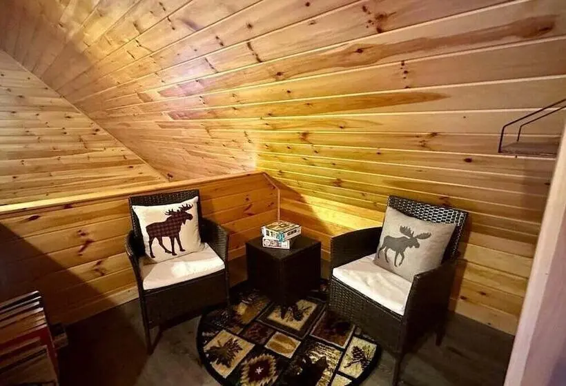 Moosehead State Of Mind, 3br Cabin With Mtn Views & Deck