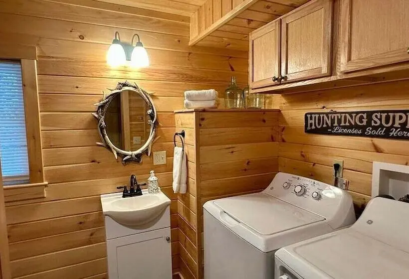 Moosehead State Of Mind, 3br Cabin With Mtn Views & Deck