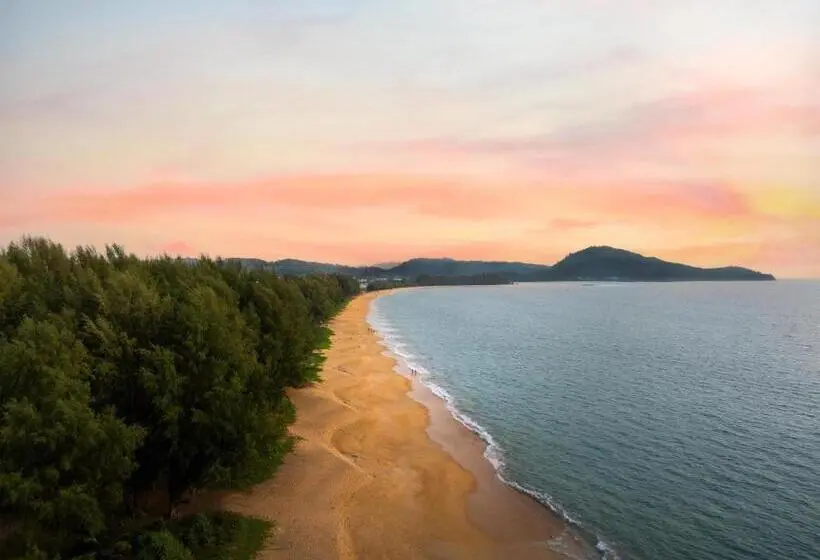 هتل Radisson Blu Resort, Phuket Mai Khao Beach