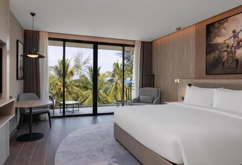 هتل Radisson Blu Resort, Phuket Mai Khao Beach