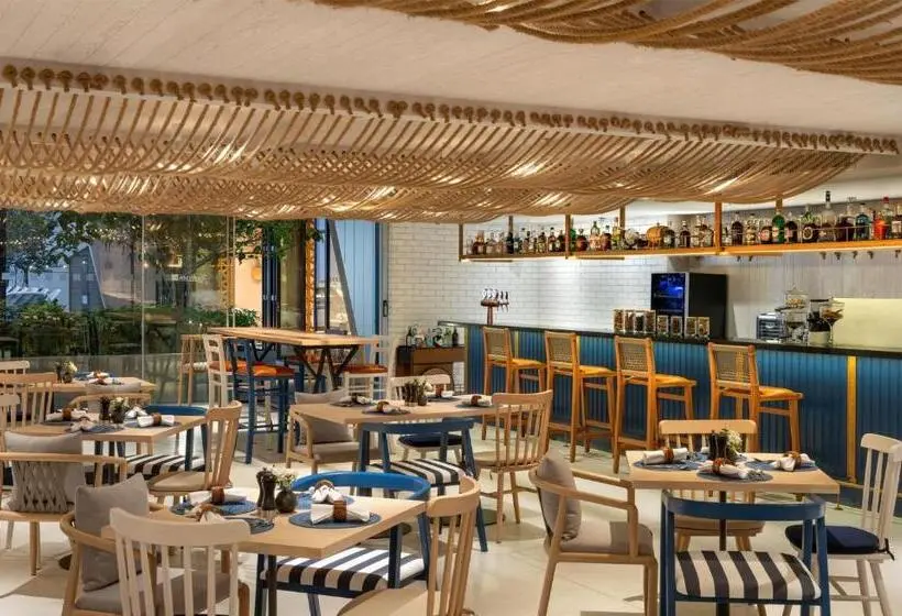 هتل Radisson Blu Resort, Phuket Mai Khao Beach