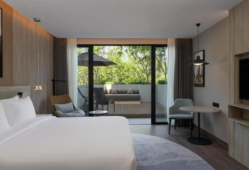 هتل Radisson Blu Resort, Phuket Mai Khao Beach