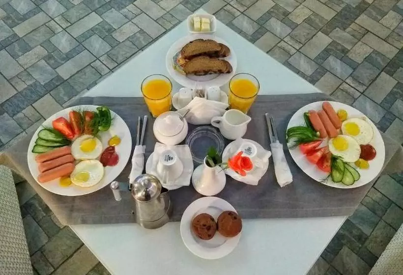 Apart Otel  Na Cherkasskoi