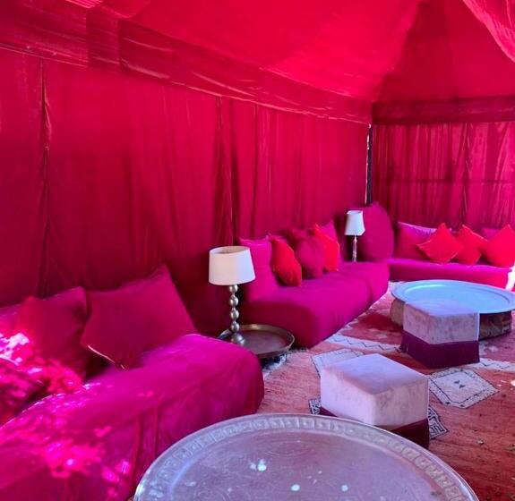 تختخواب و صبحانه The Bohemian Jungle