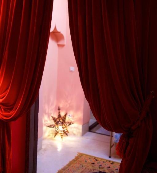 تختخواب و صبحانه The Bohemian Jungle