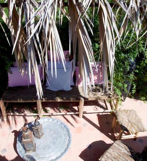 تختخواب و صبحانه The Bohemian Jungle