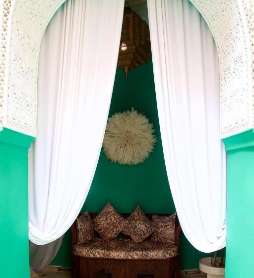 تختخواب و صبحانه The Bohemian Jungle