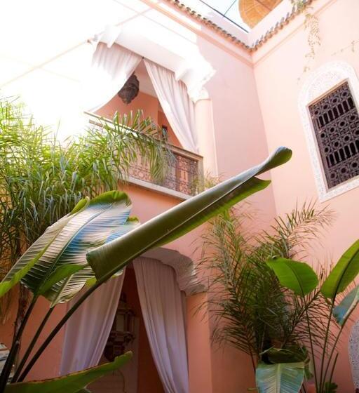 تختخواب و صبحانه The Bohemian Jungle