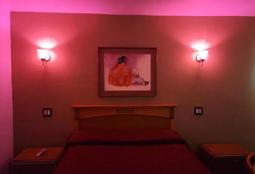 Deluxe Motel, Los Angeles Area