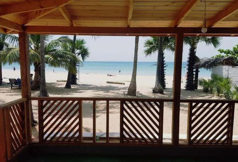 Hotel Alfresco Beach