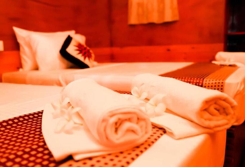 Hotel Alfresco Beach