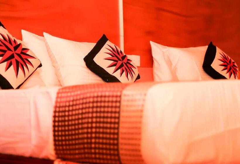 Hotel Alfresco Beach