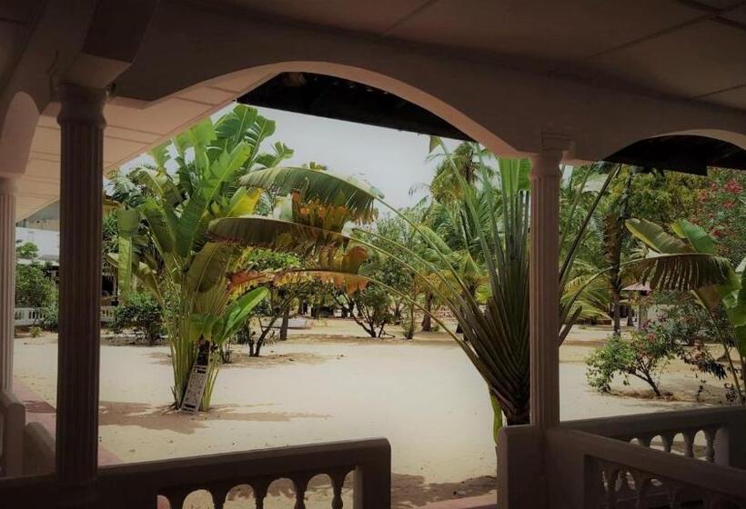 Hotel Alfresco Beach