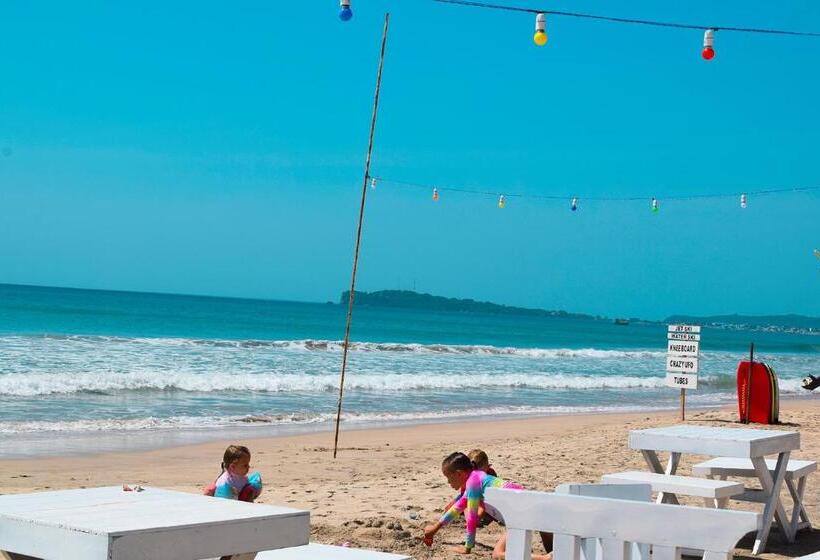 Hotel Alfresco Beach