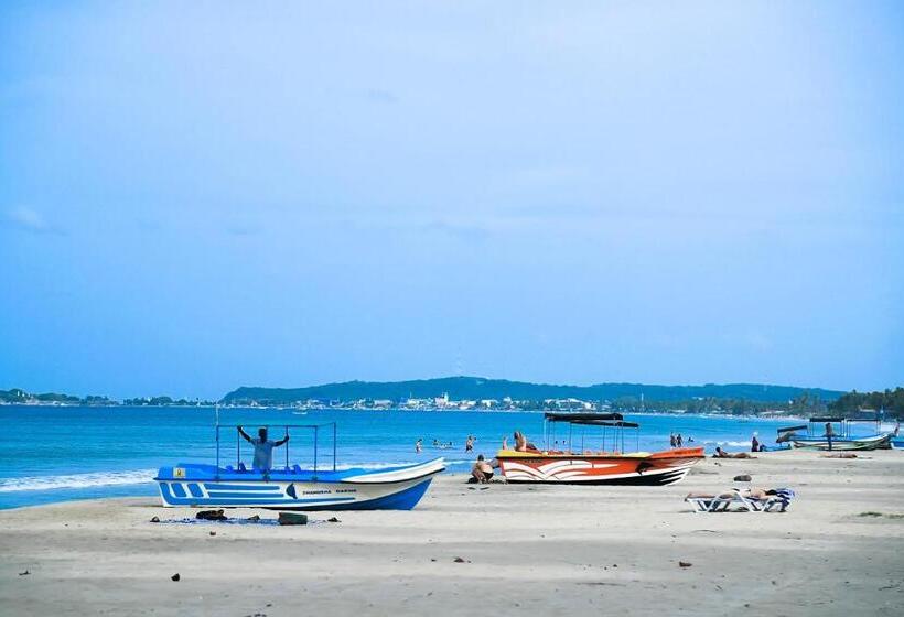 Hotel Alfresco Beach