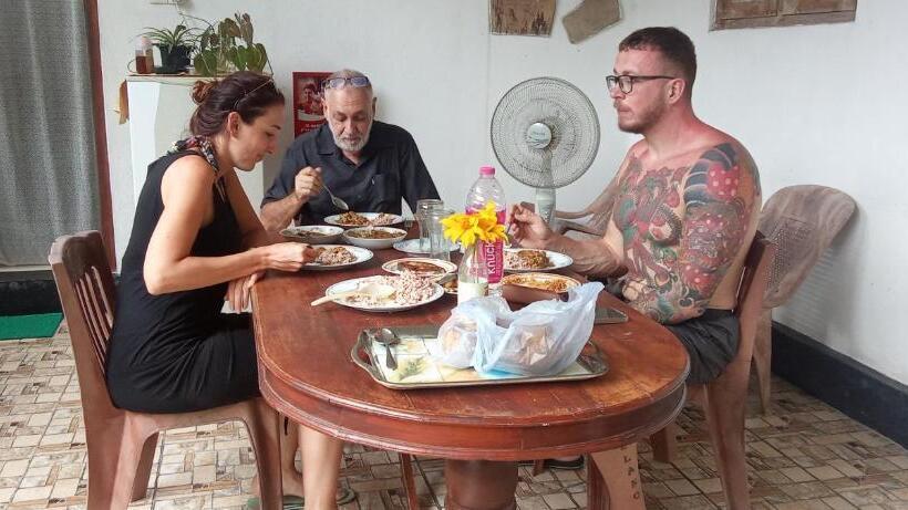 Общежитие Sanithu Homestay Galle