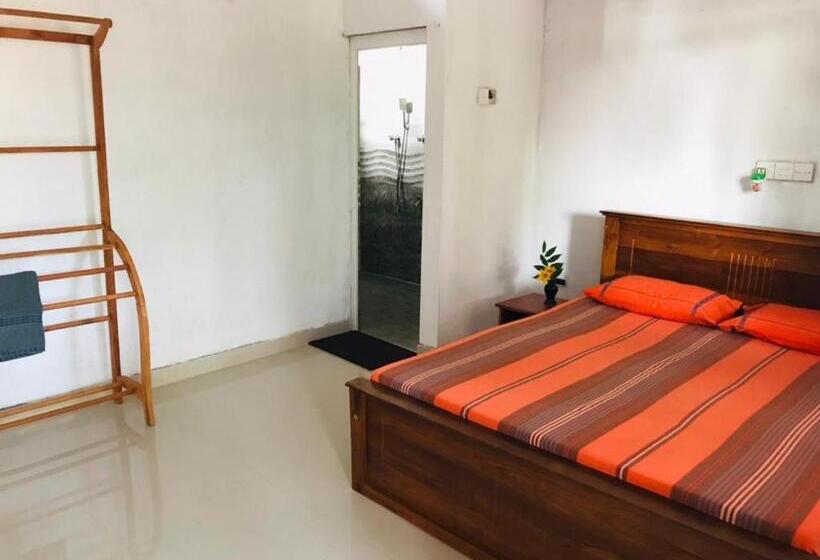 Общежитие Sanithu Homestay Galle