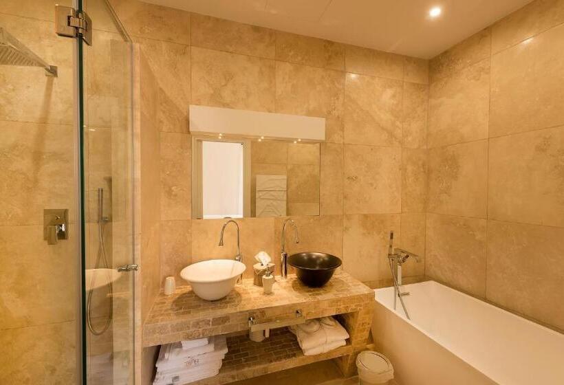 تختخواب و صبحانه The Snop House