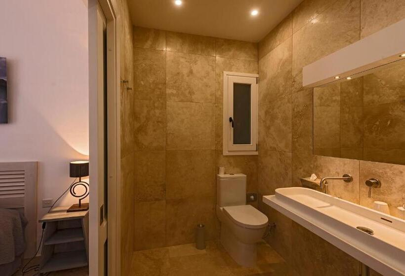 تختخواب و صبحانه The Snop House