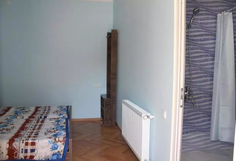 پانسیون Guesthouse Kiko