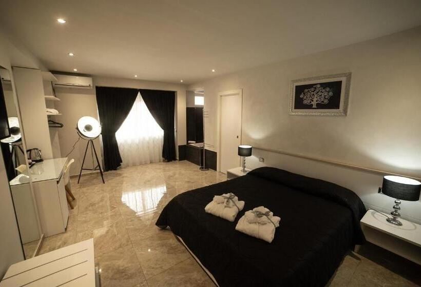 بنسيون Tropea Luxury & Charm