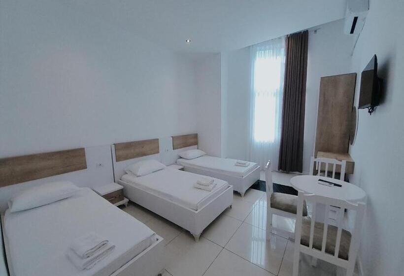 בית מלון כפרי Restaurant Univers