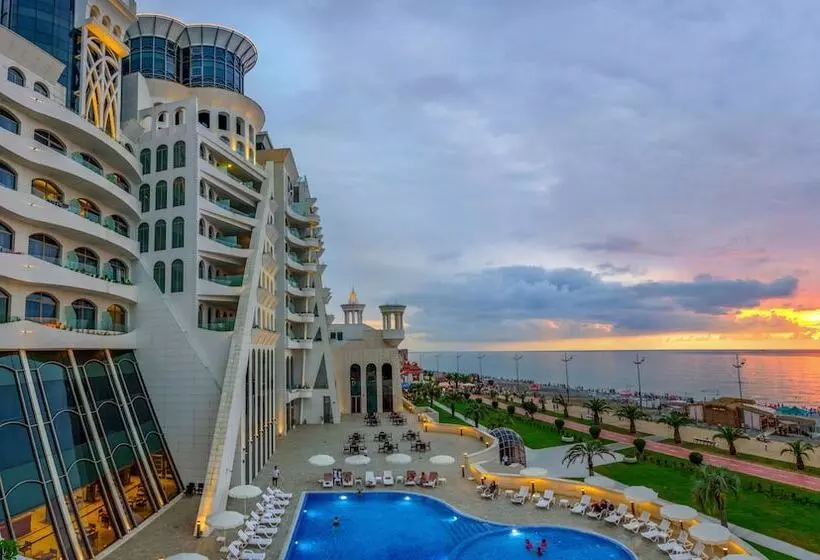هتل The Grand Gloria