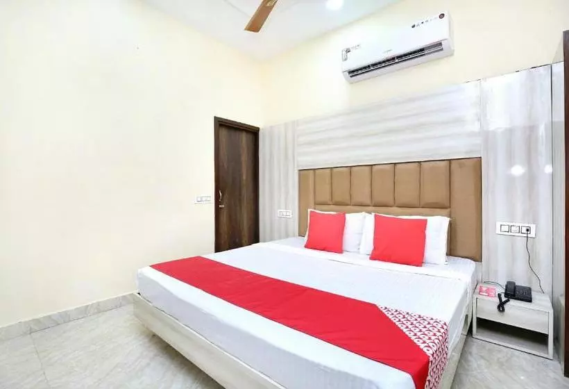 Oyo 14720 Hotel G R Highway