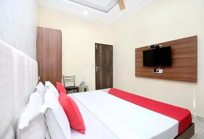 Oyo 14720 Hotel G R Highway